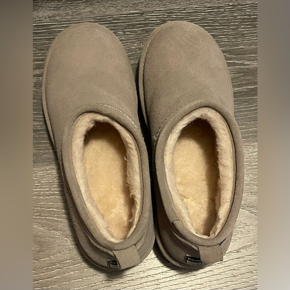BEARPAW Tan Plush Lined Slippers Low Boots Size 10 worn outside once